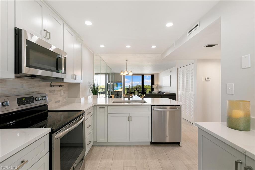 380 Seaview Ct # 405 Property Photo 9