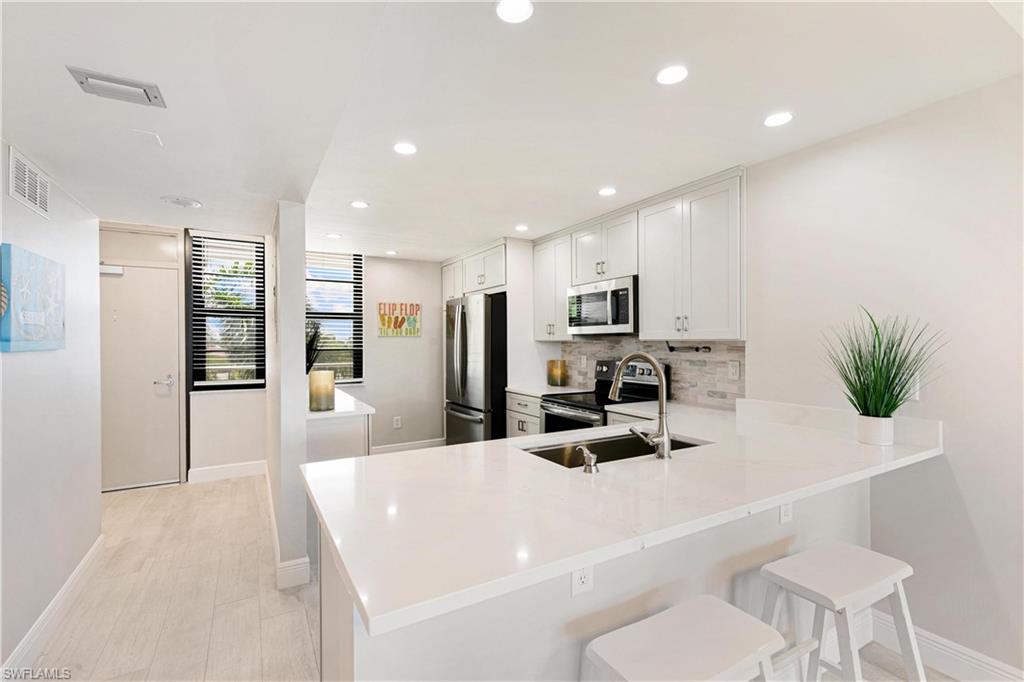 380 Seaview Ct # 405 Property Photo 12