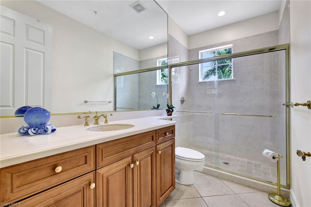 2830 Tiburon Blvd E # 103 Property Photo 15
