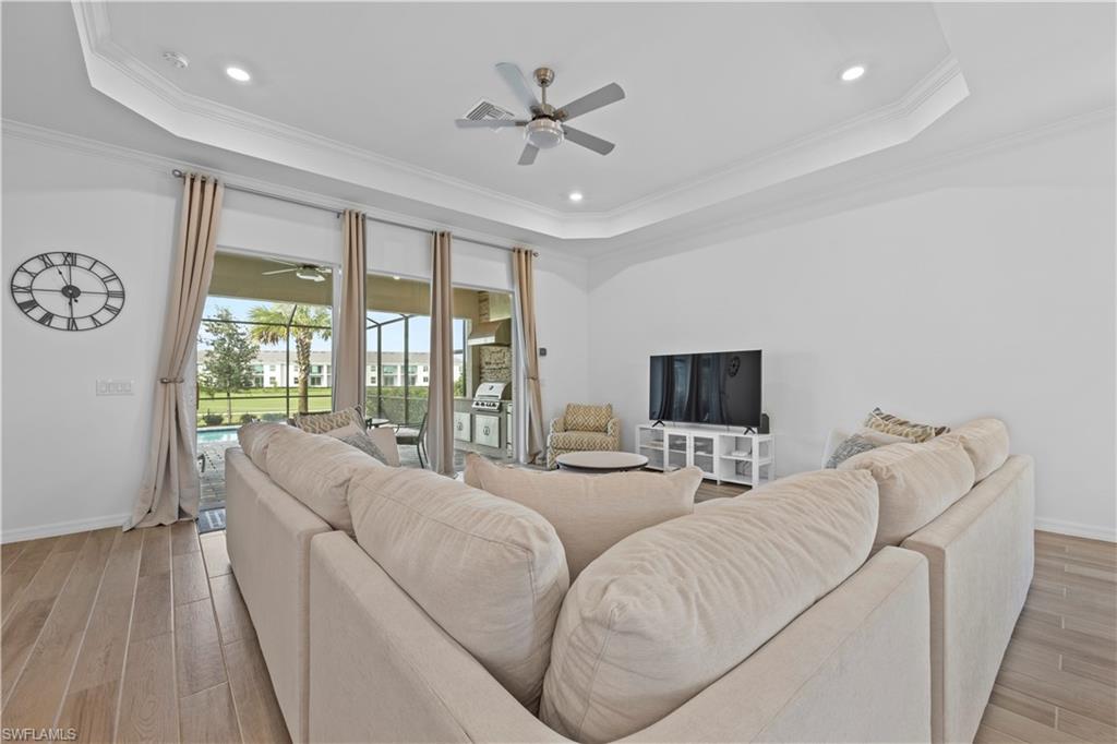 5950 Berwick Ln Property Photo 12