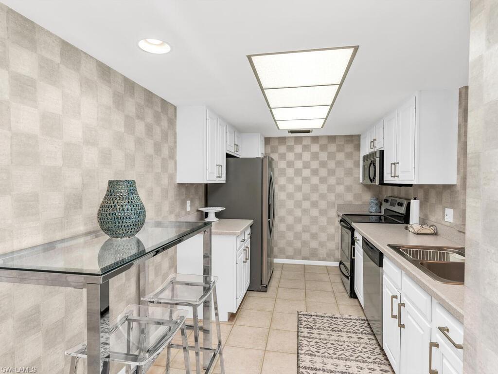 17 Bluebill Ave # 702 Property Photo 6