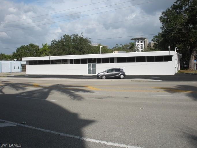 2205 Broadway Property Photo 1