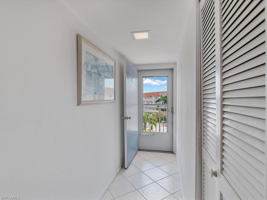 1202 Edington Pl # B401 Property Photo 4
