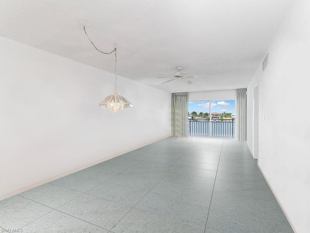 1202 Edington Pl # B401 Property Photo 6
