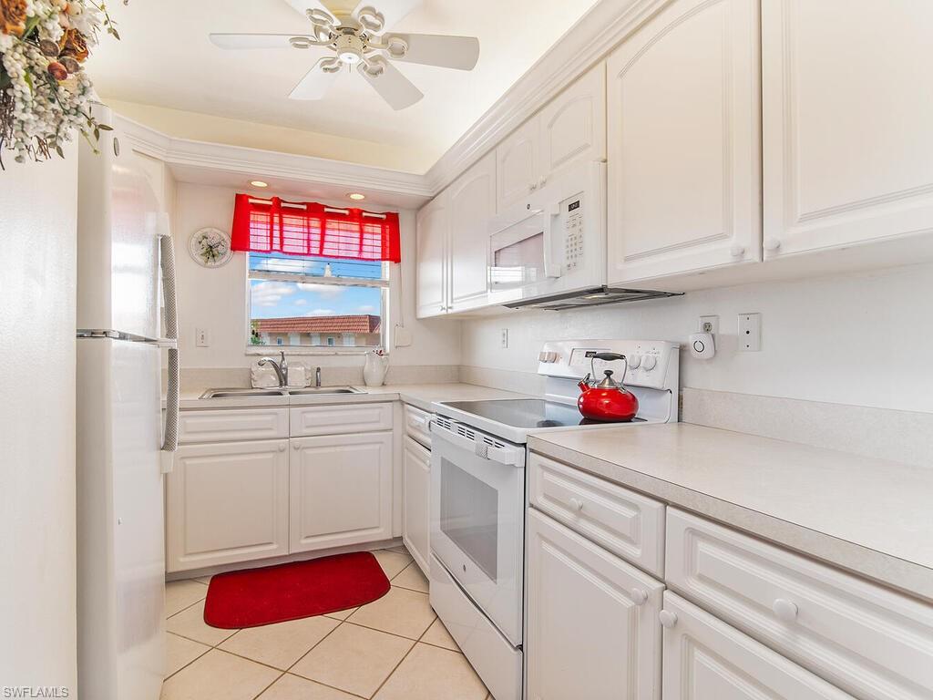 1202 Edington Pl # B401 Property Photo 7