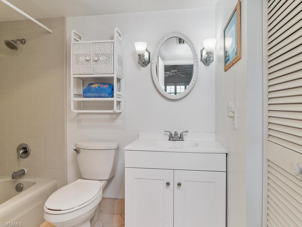 1202 Edington Pl # B401 Property Photo 20