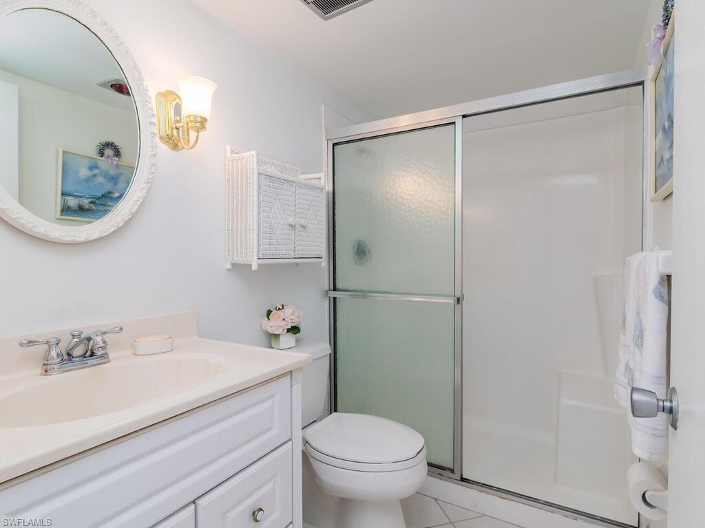 1202 Edington Pl # B401 Property Photo 23
