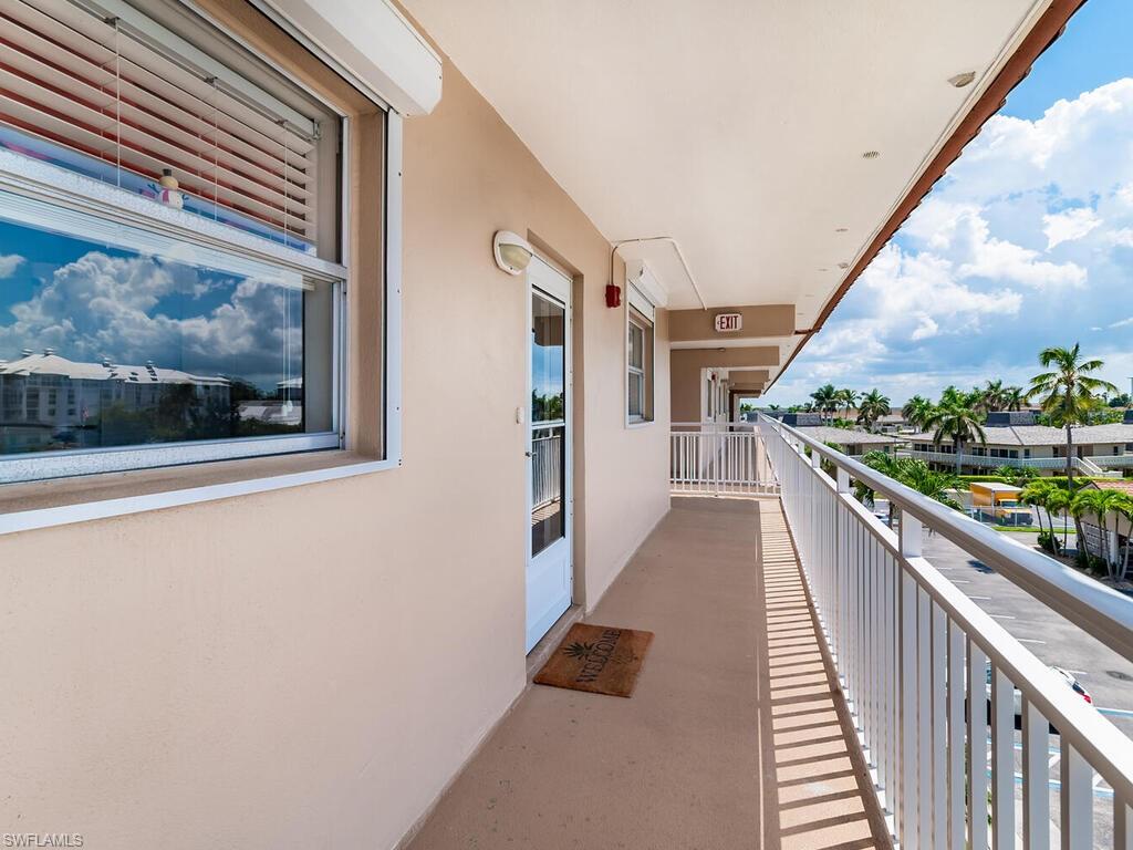1202 Edington Pl # B401 Property Photo 25