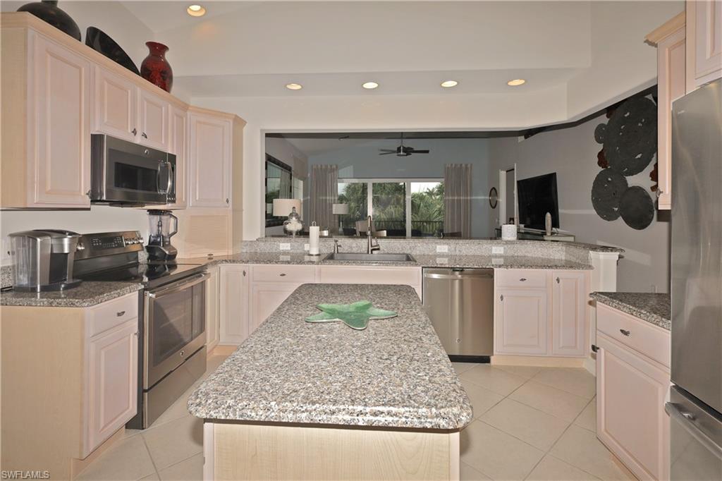 10221 Bellavista Cir # 203 Property Photo 5