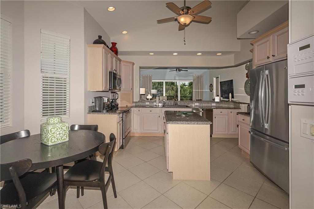 10221 Bellavista Cir # 203 Property Photo 6