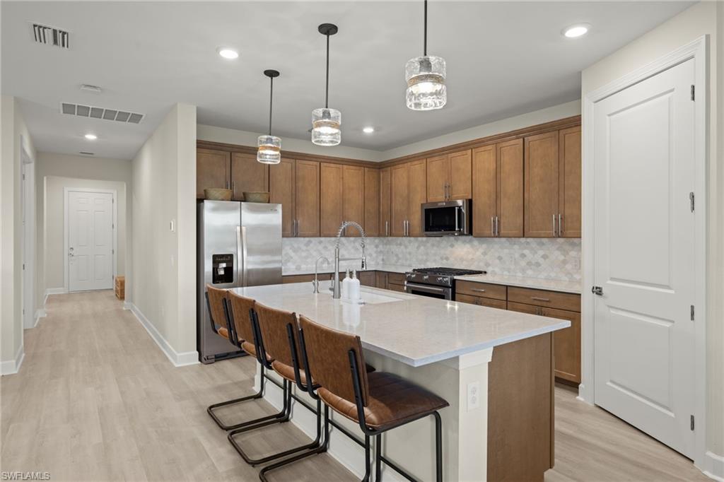 20434 Pebble Glen Dr Property Photo 8