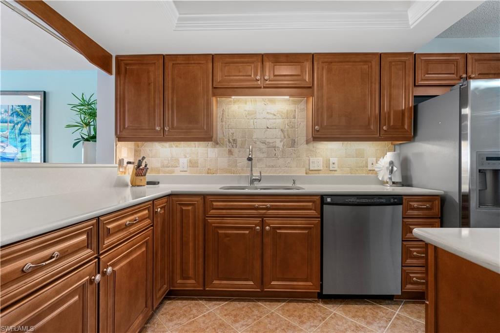 800 River Point Dr # 213 Property Photo 14