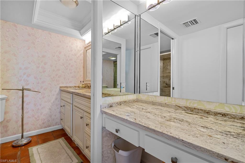 800 River Point Dr # 213 Property Photo 36