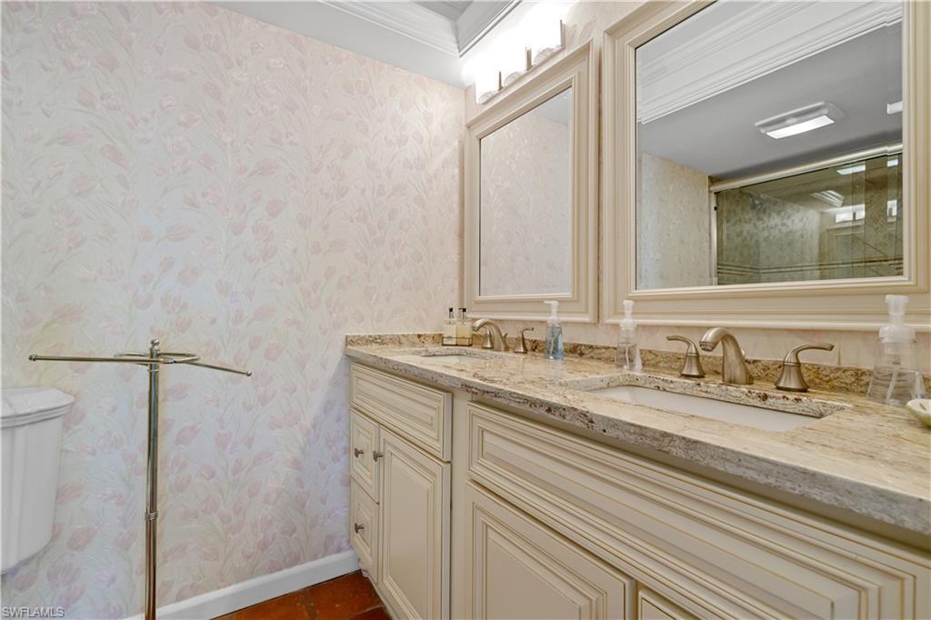 800 River Point Dr # 213 Property Photo 37