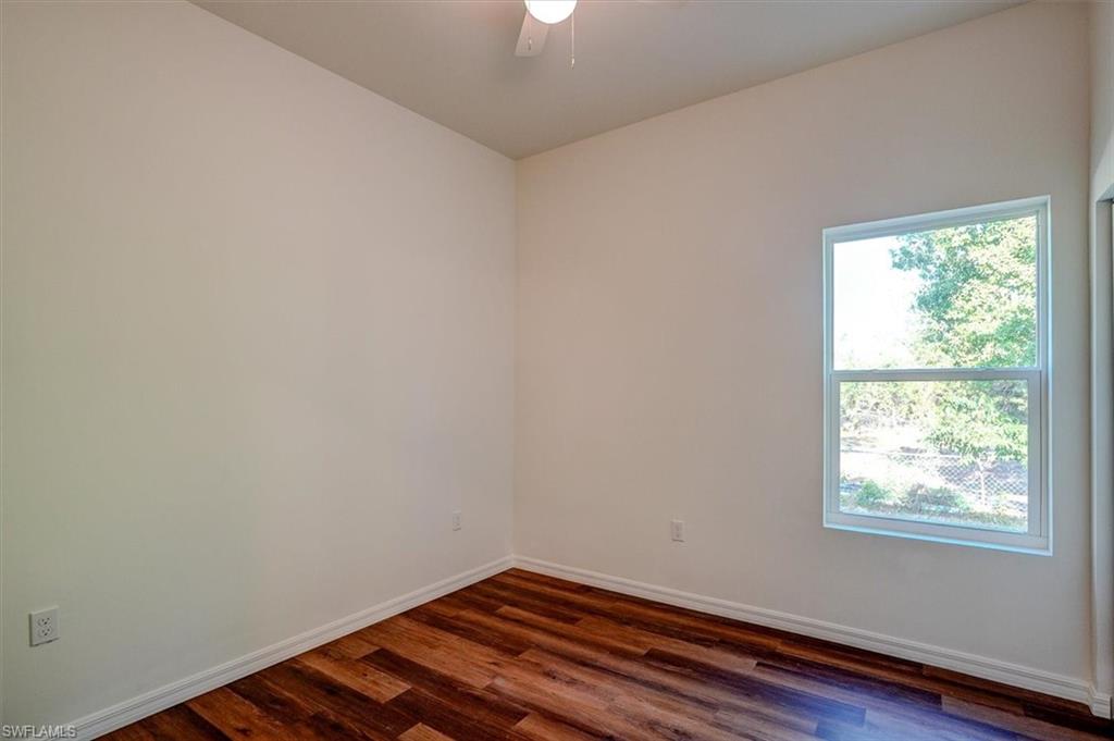 3835 Lora St Property Photo 12
