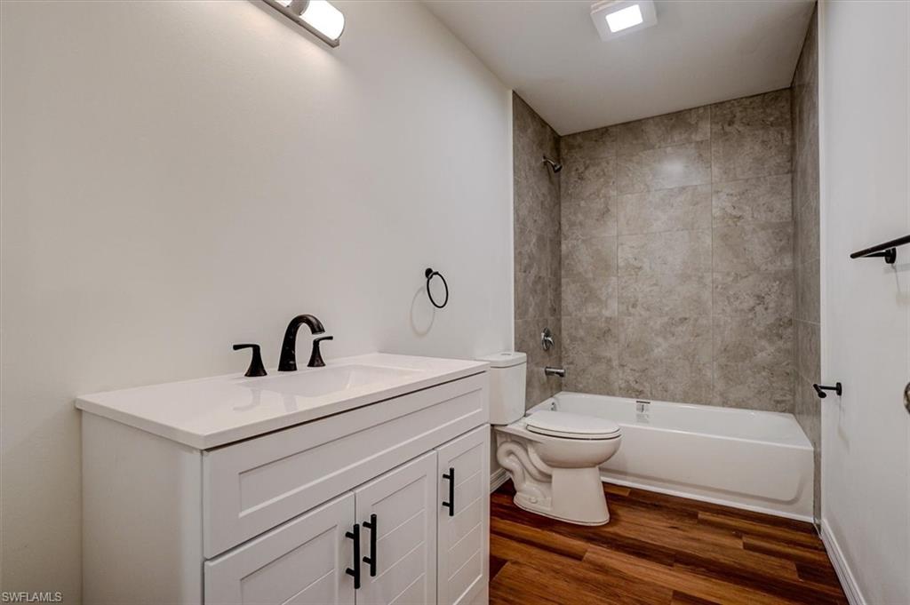 3835 Lora St Property Photo 13