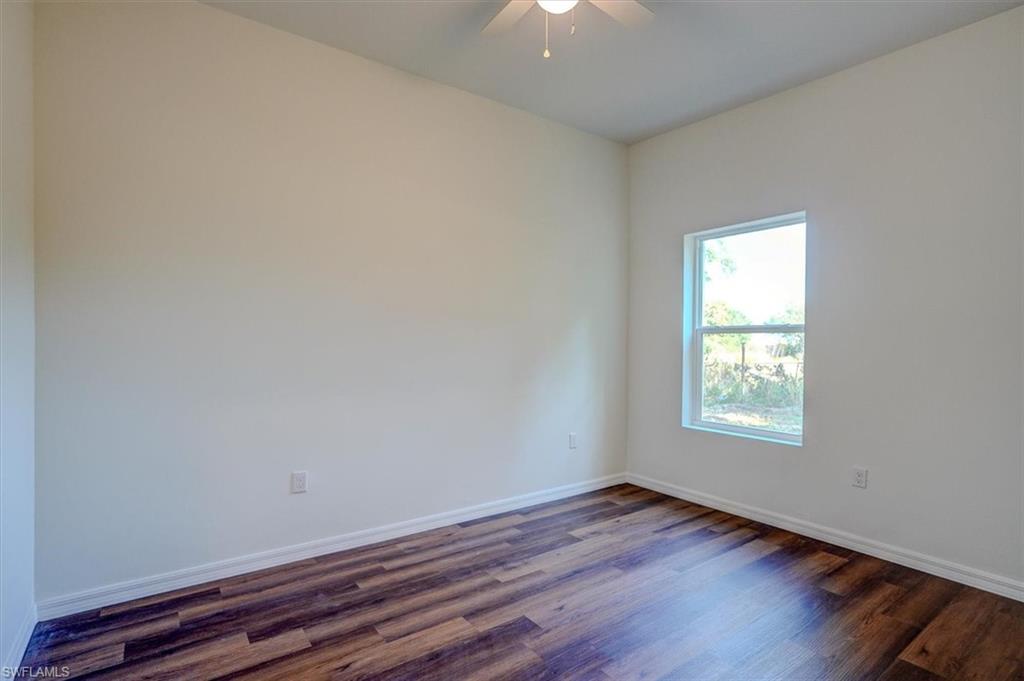 3835 Lora St Property Photo 17