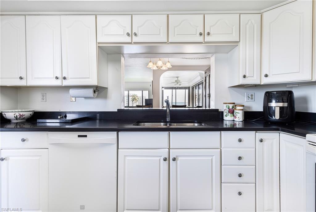 6672 Estero Blvd A508 Property Photo 19