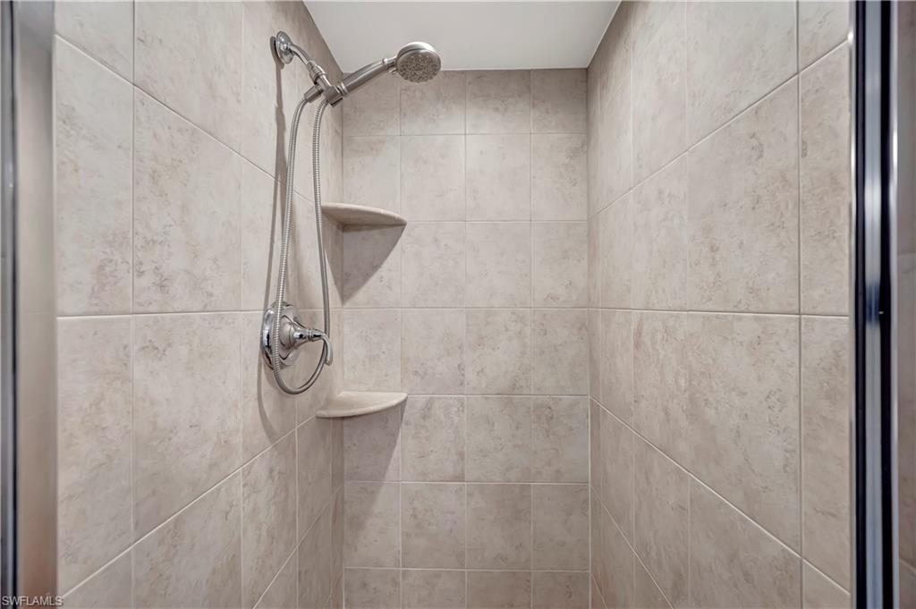 668 Broad Ave S # J668 Property Photo 14