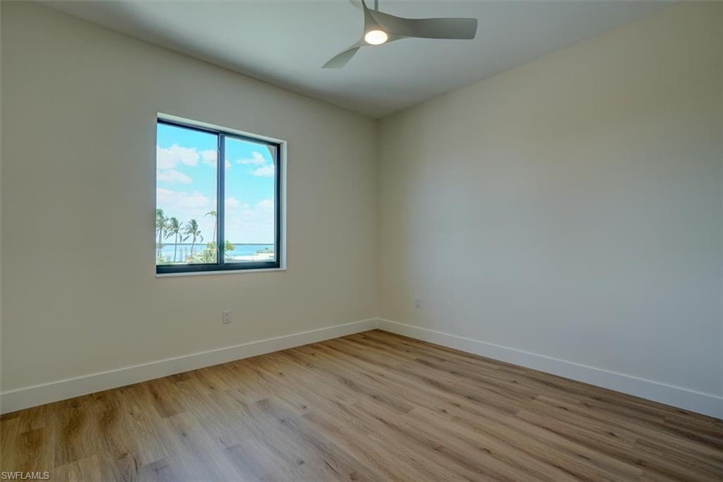 276 Albatross St Property Photo 30