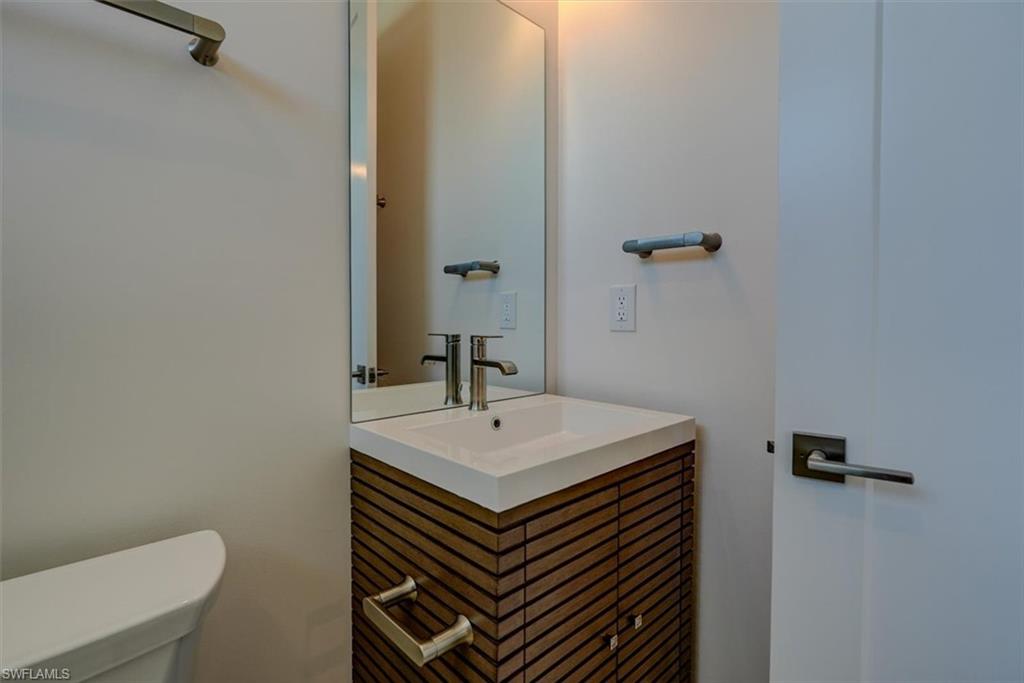 276 Albatross St Property Photo 30