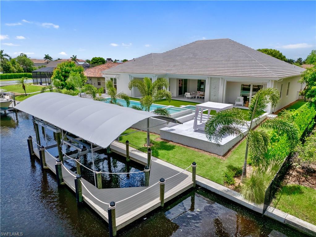 813 Cal Cove Dr Property Photo 3