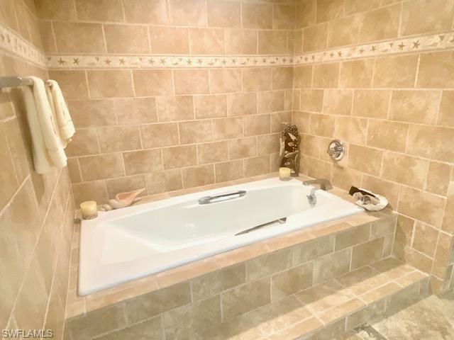 5260 S Landings Dr # 1005 Property Photo 18