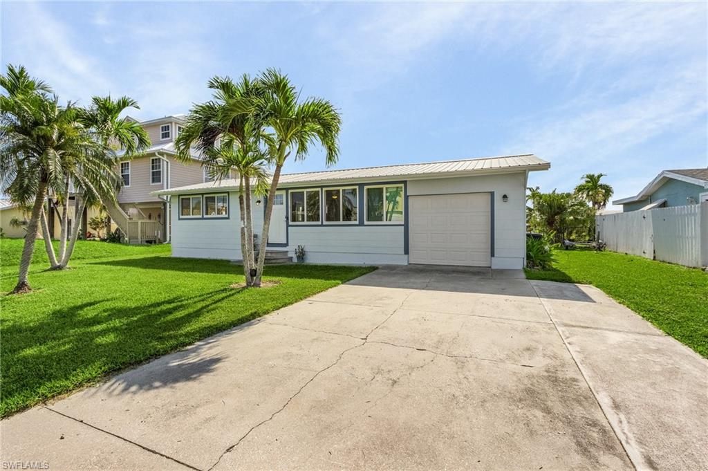 2240 Oleander St Property Photo 3