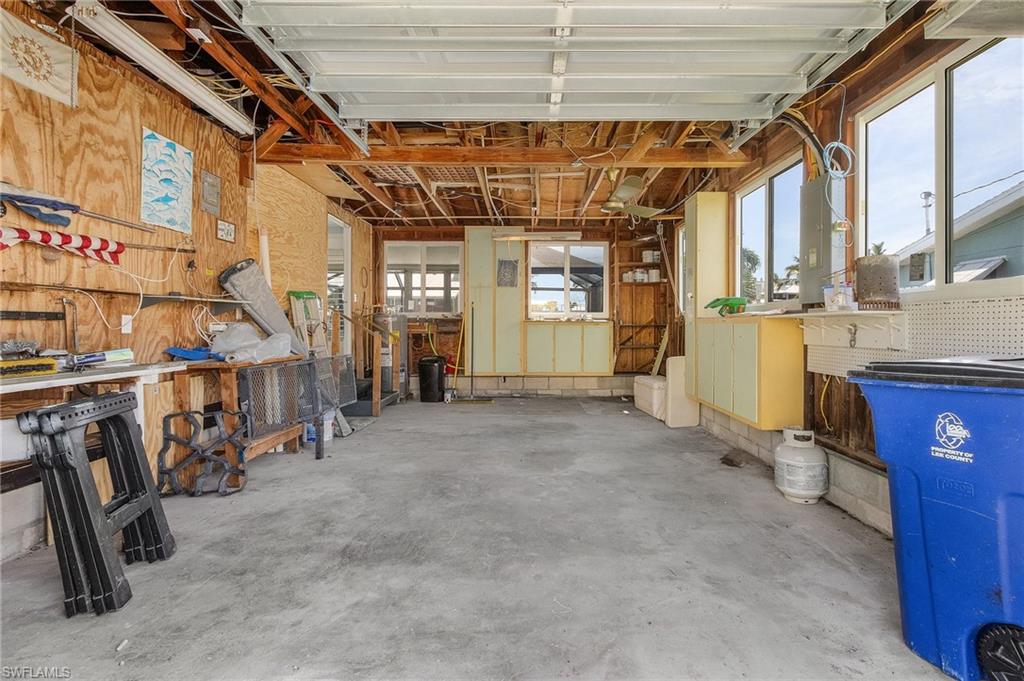2240 Oleander St Property Photo 14