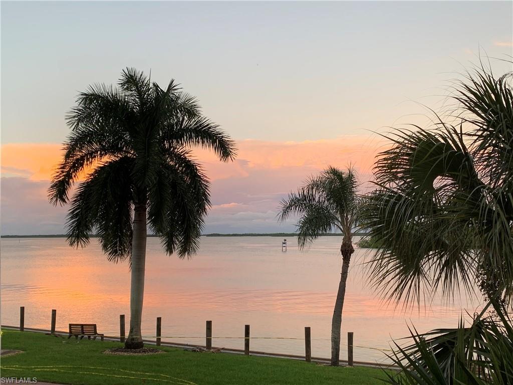 4263 Bay Beach Ln 111 Property Photo 4