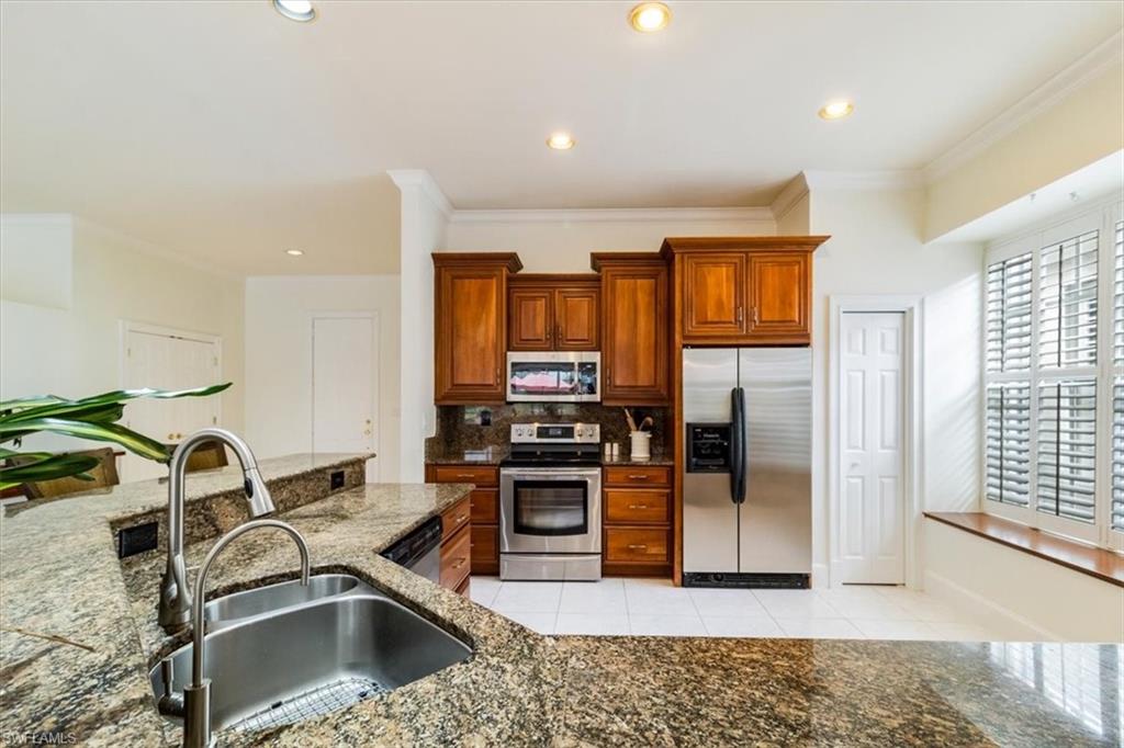 963 Fountain Run Property Photo 16