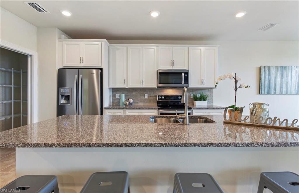 5693 Mayflower Way # 1106 Property Photo 8