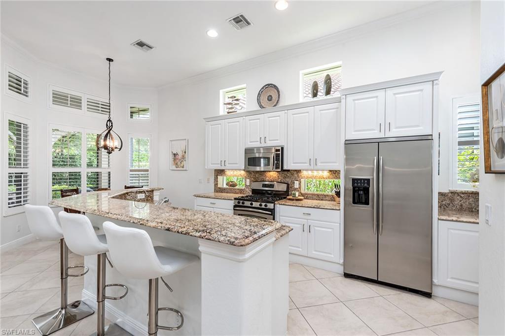 9123 Cherry Oaks Ln Property Photo 3