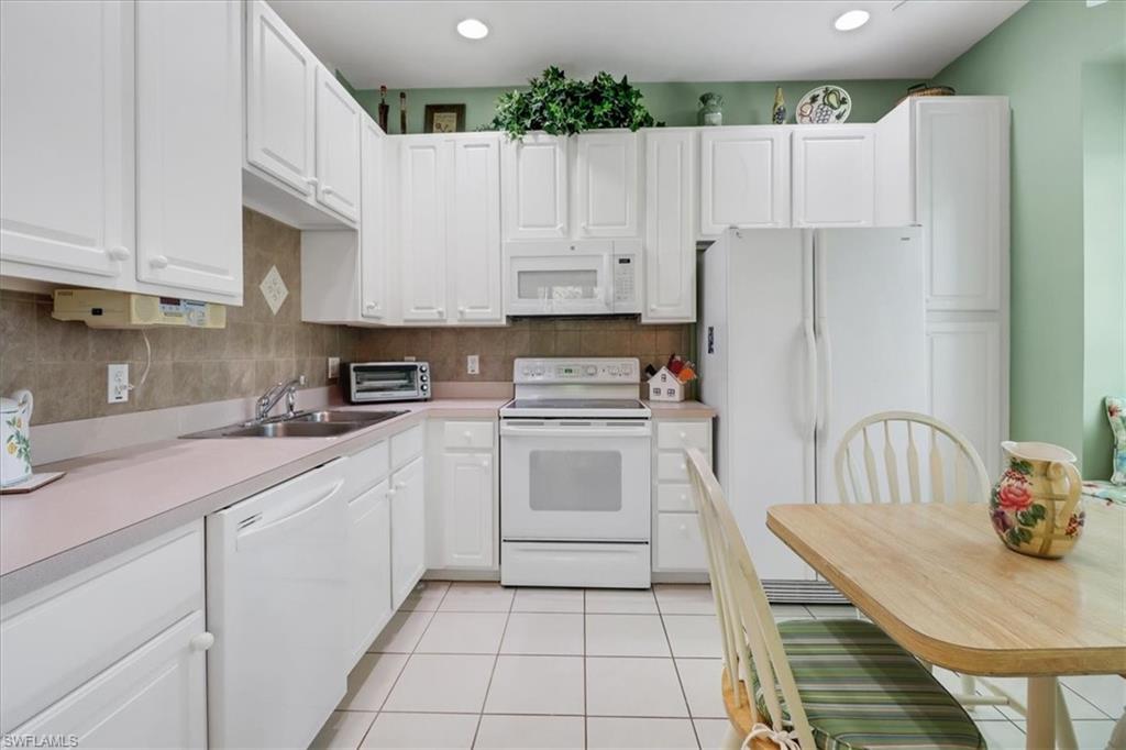 7685 Meadow Lakes Dr # 1301 Property Photo 8