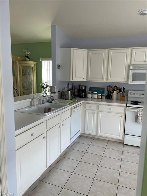 15821 Beachcomber Ave Property Photo 4