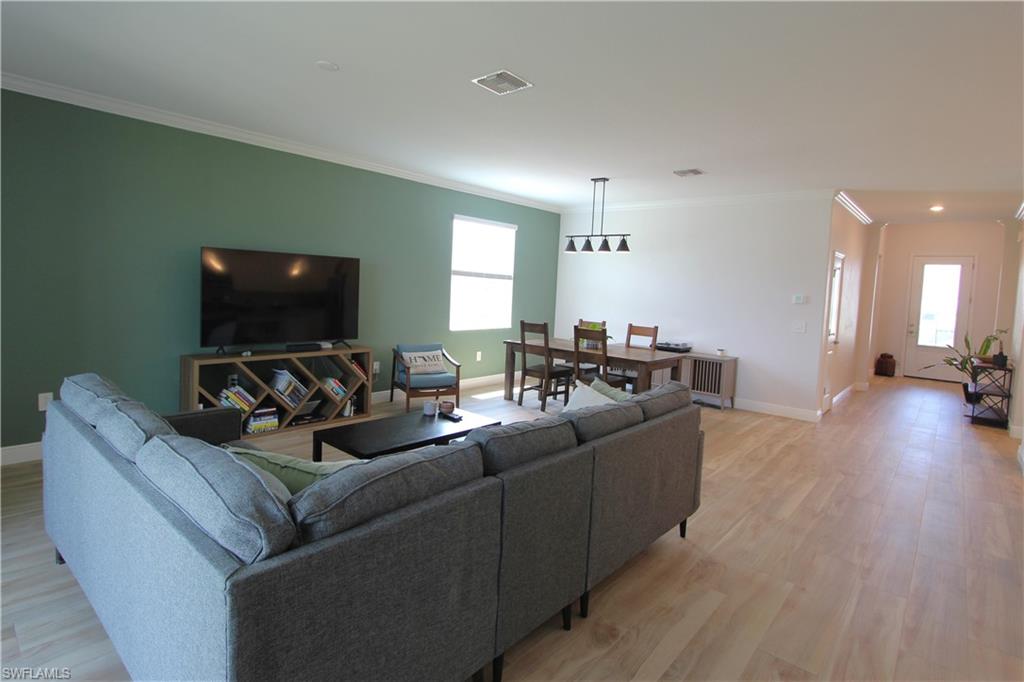 17876 Woodland Ct Property Photo 5