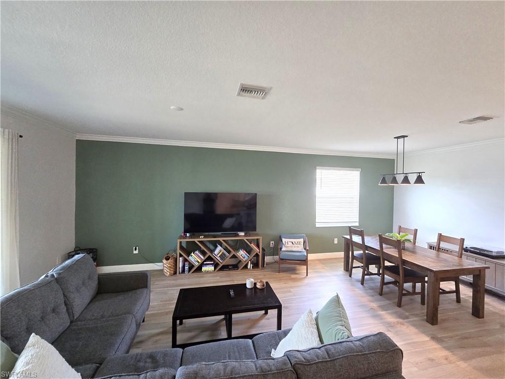 17876 Woodland Ct Property Photo 7