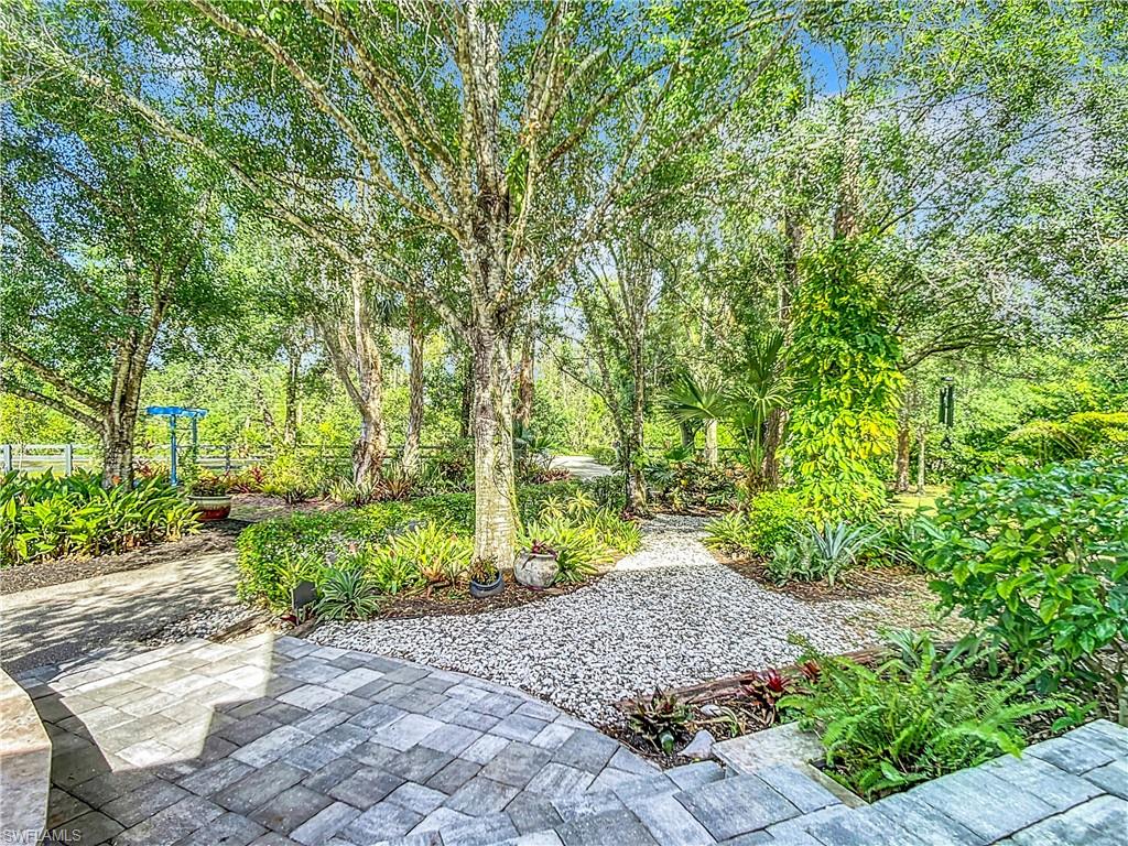 15711 Anderson Ln Property Photo 6