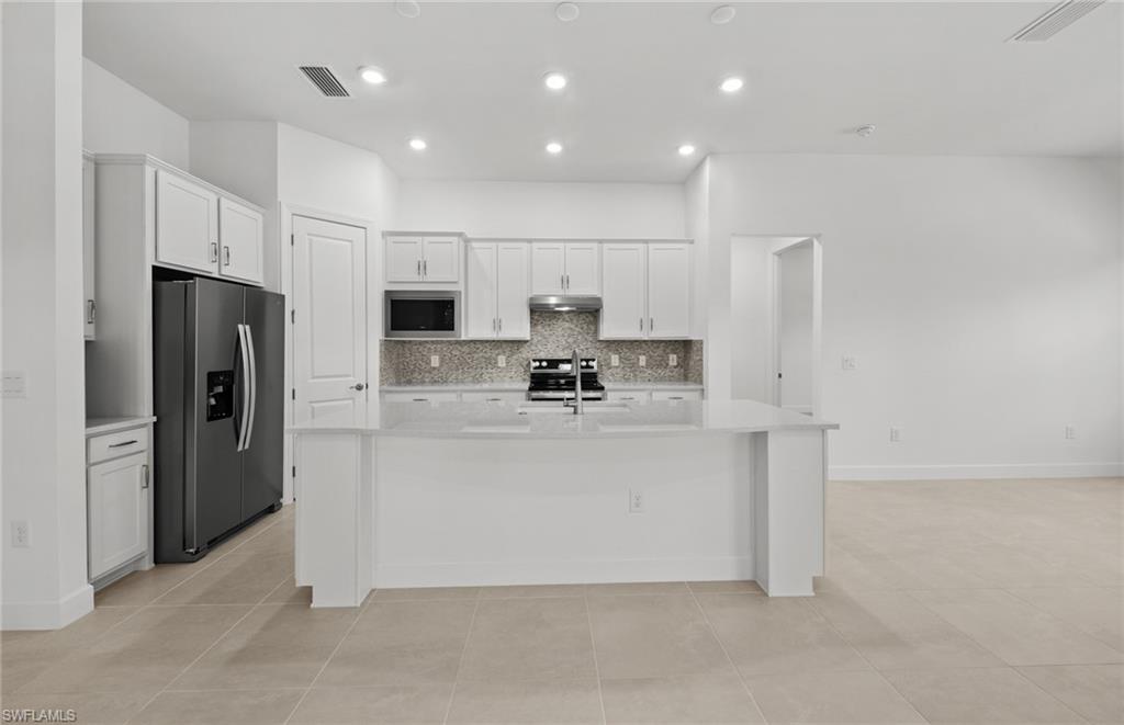 17161 Oakstead Dr Property Photo 8