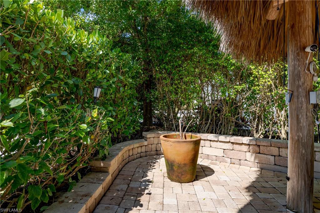 13565 Snapper Ln Property Photo 5