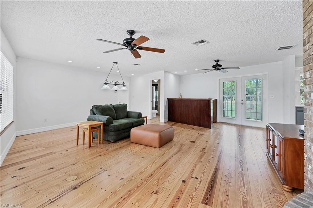 3125 Pickett St Property Photo 12