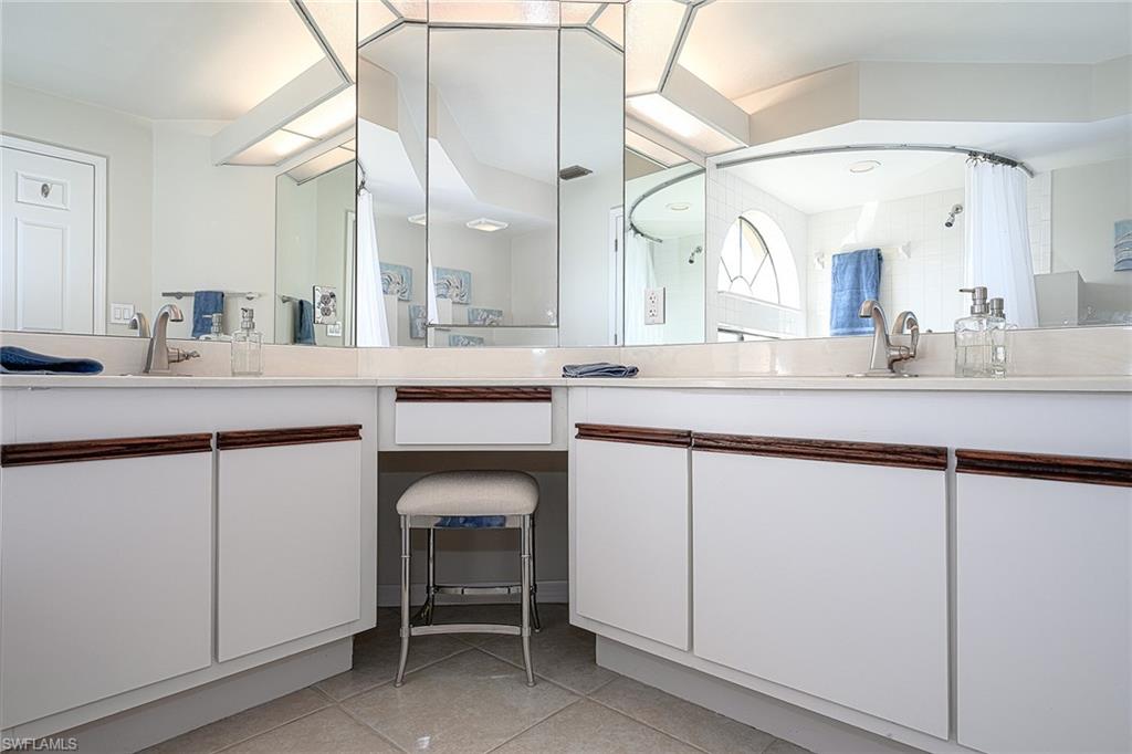 589 Beachwalk Cir # 203 Property Photo 14