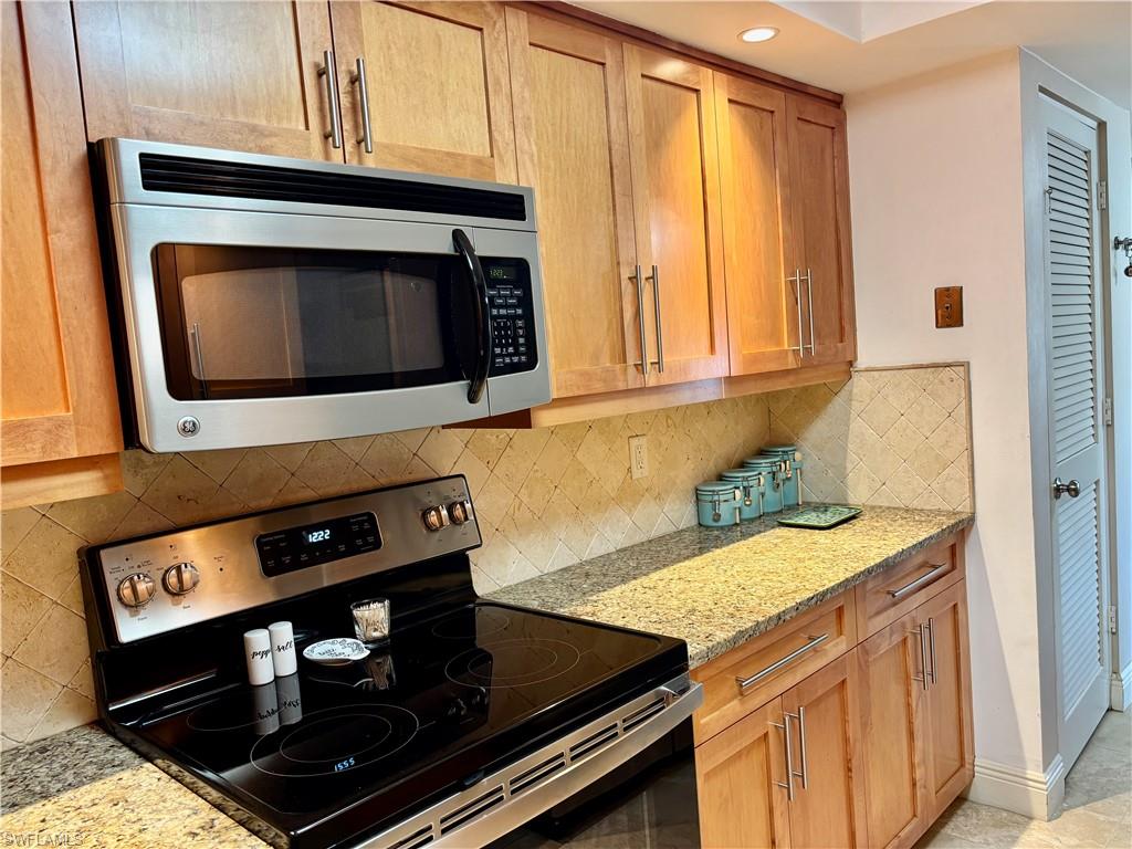 975 Palm View Dr # A304 Property Photo 7