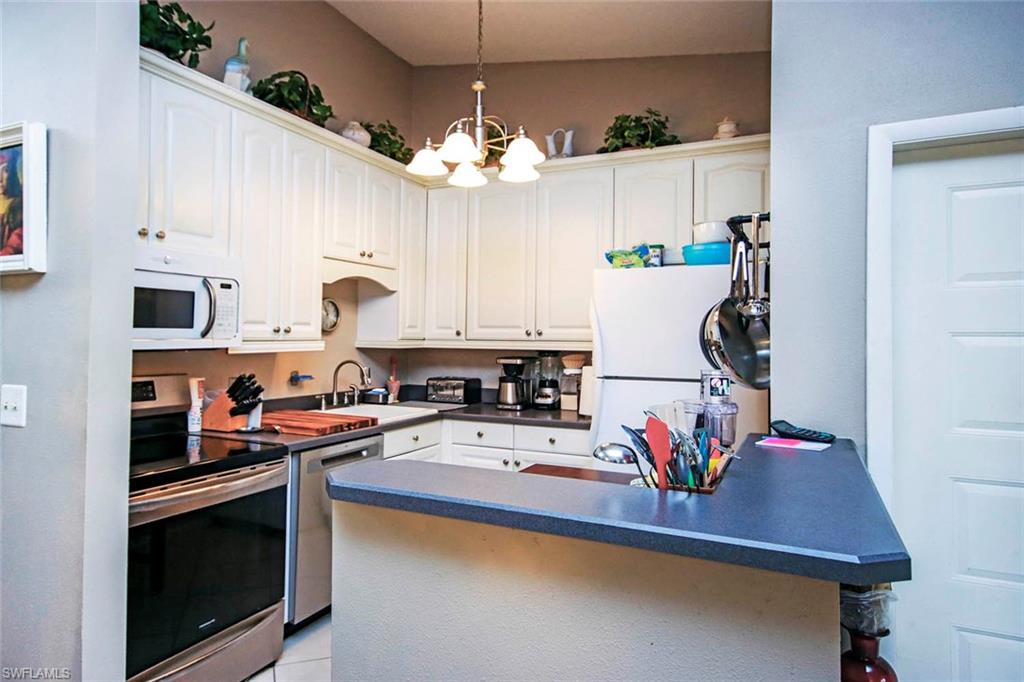 8121 S Woods Cir Unit 5 Property Photo 7