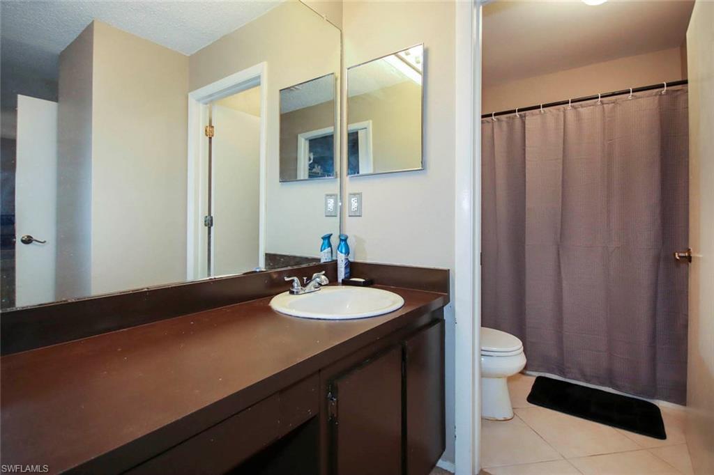 8121 S Woods Cir Unit 5 Property Photo 17