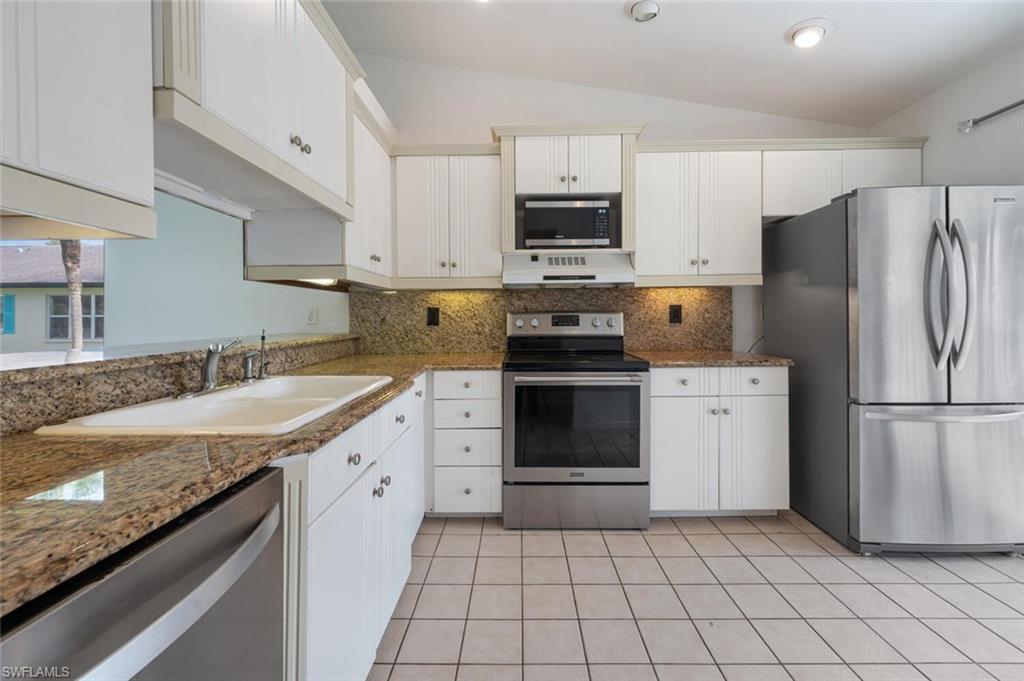 4130 Looking Glass Ln # 3802 Property Photo 3