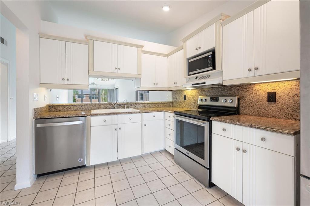 4130 Looking Glass Ln # 3802 Property Photo 4