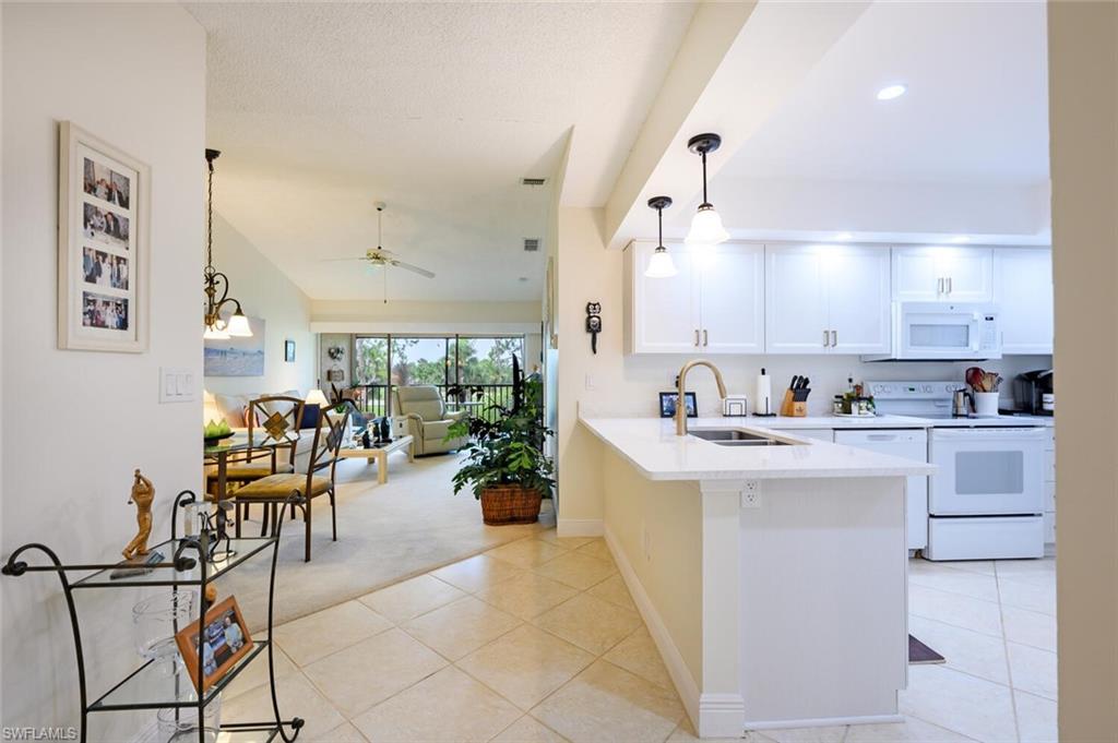 252 Deerwood Cir # 7 Property Photo 2