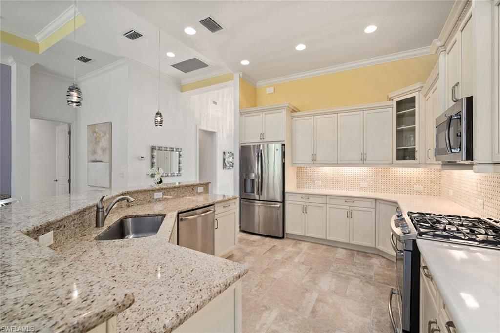 6541 Roma Way Property Photo 10