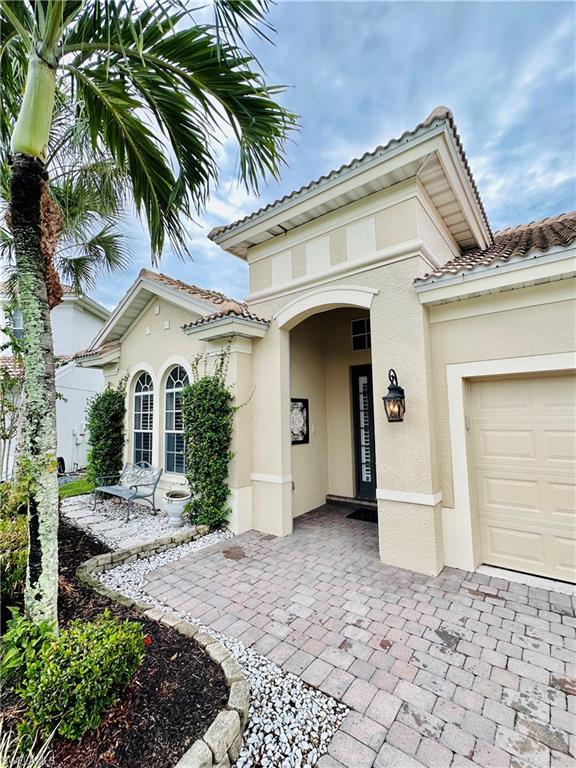16152 Parque Ln Property Photo 2